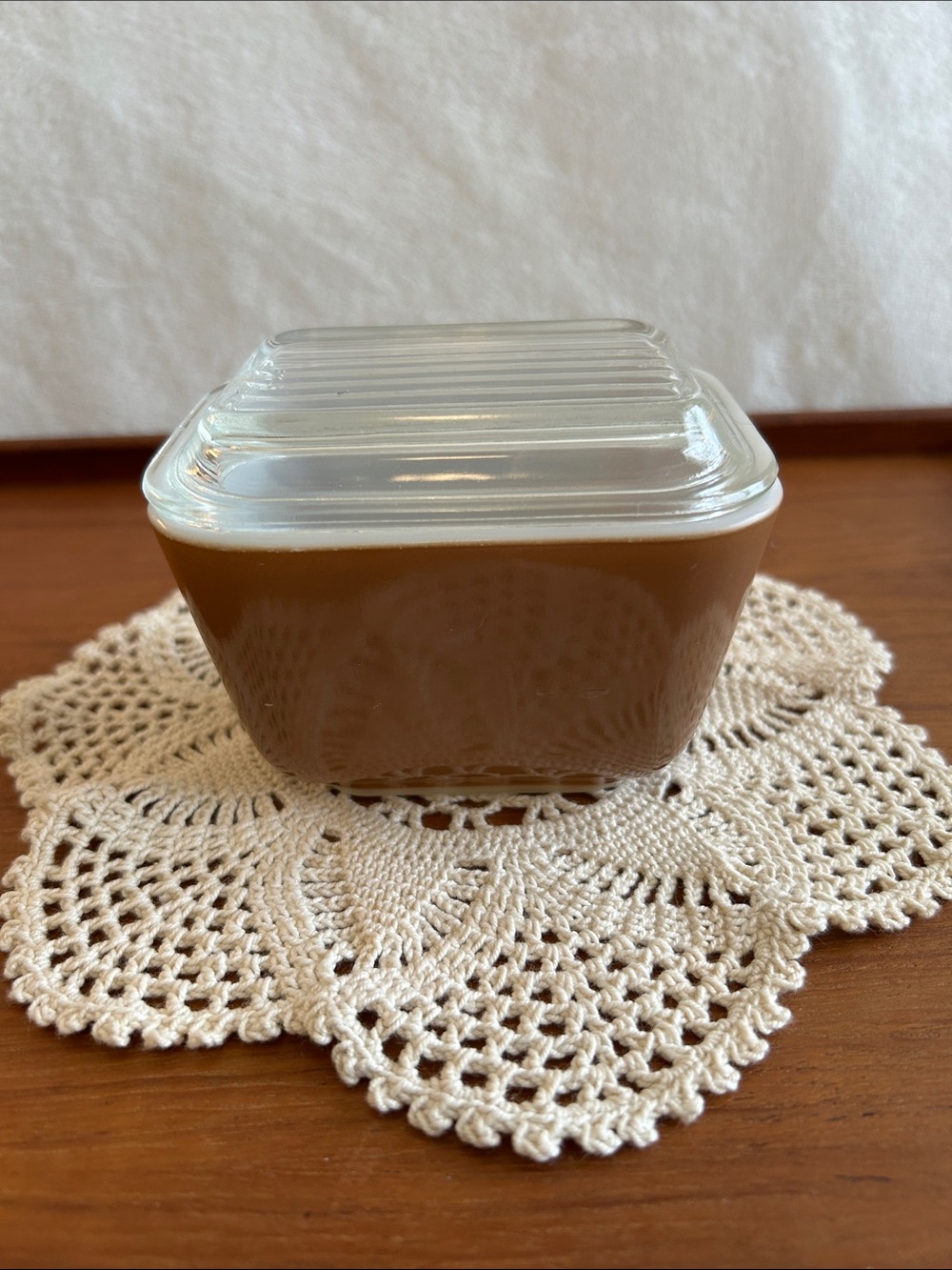 Vintage PYREX Brown Glass Refrigerator Dish with Clear Lid 501-B